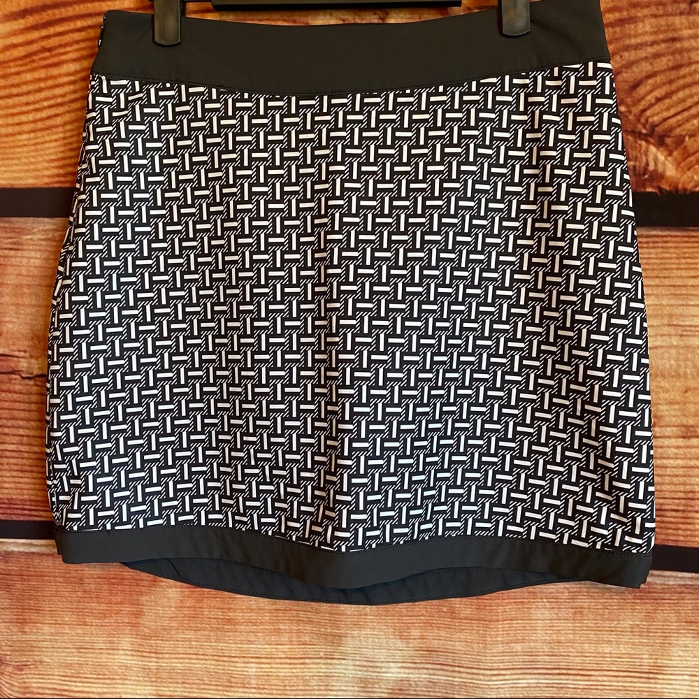 Maggie Lane Black & White Athletic Skirt